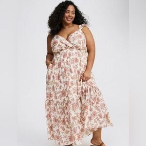 Torrid Floral Maxi Dress in Blush and Cream Size 1